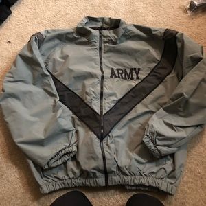 🚨 army windbreaker